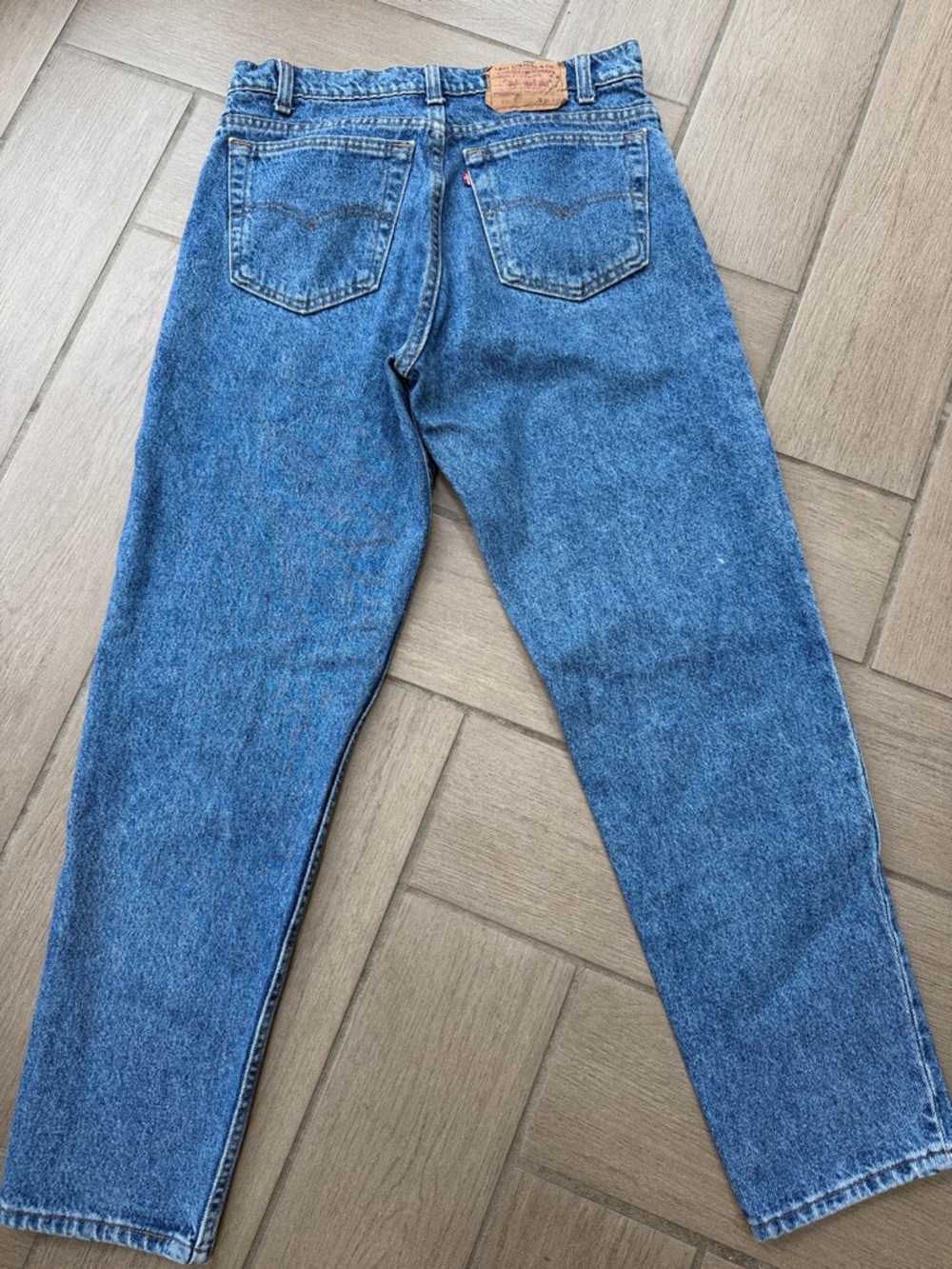 Levi's Vintage 550 Men's Slim Straight Jeans in Medium Blue Denim 38 x 30